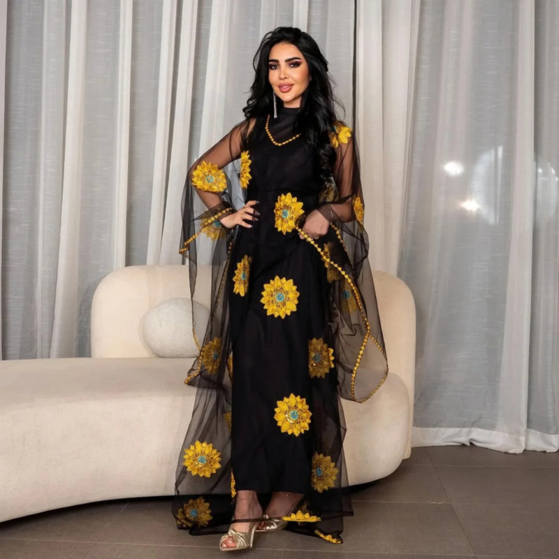 Embroidery Yellow Dress - Kadınlar için Çiçek Desenli Nakışlı, Şeffaf
